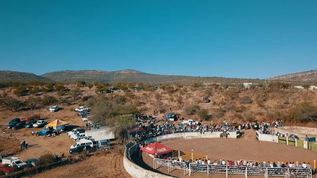 <small>3.-</small> Jaripeo